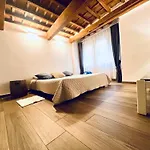 Palazzovilla Historic Building Luxury Suite