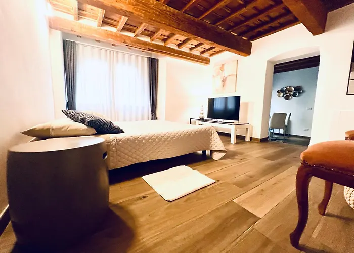 Palazzovilla Historic Building Luxury Suite