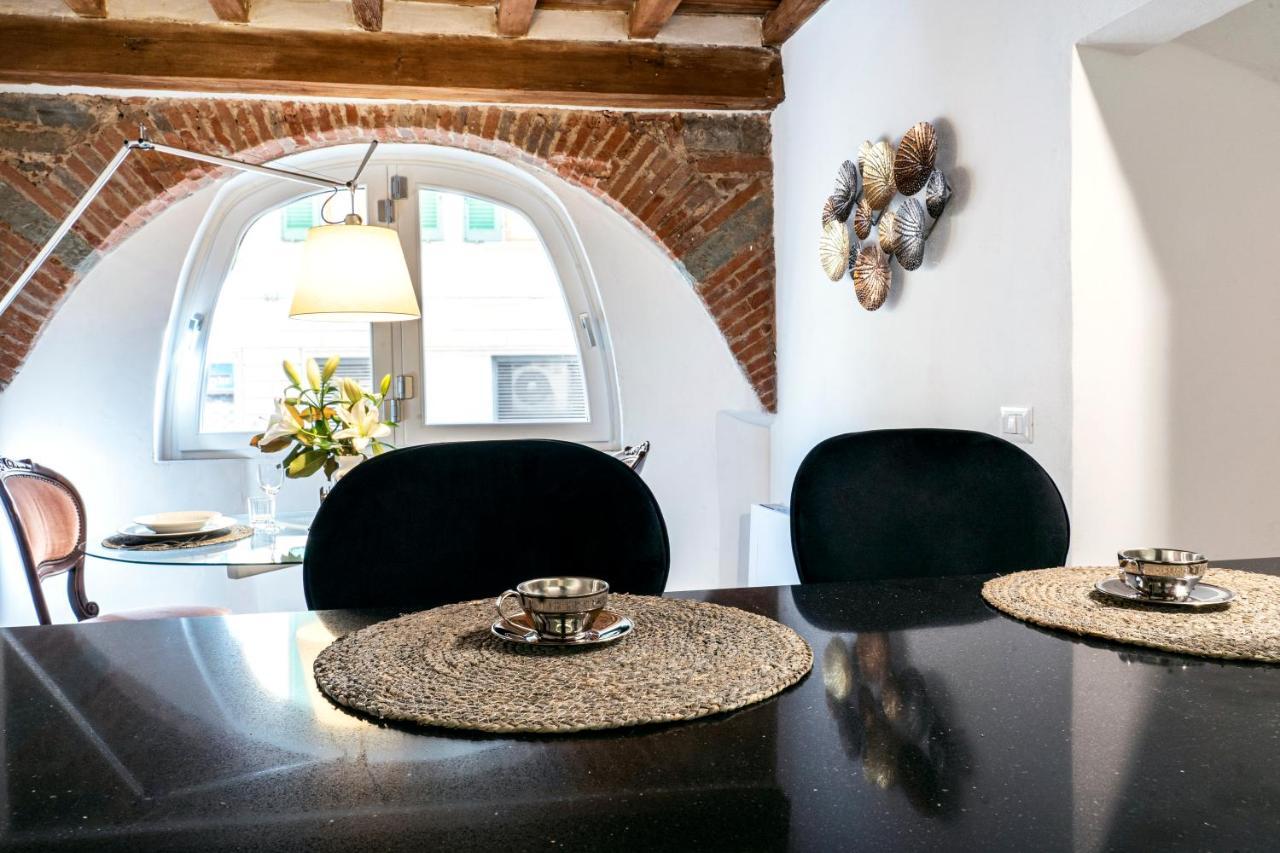 Palazzovilla Historic Building Luxury Apartamento